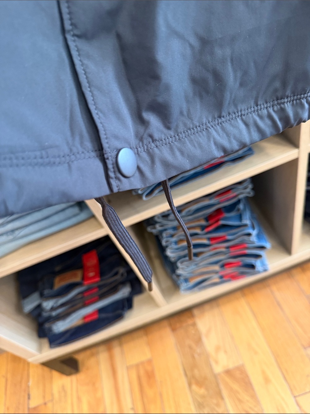 ASICS Men's coaches Jacket - Picture 9 of 10